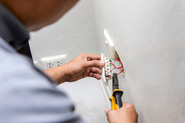 Best Affordable Emergency Electrician  in Tuscarawas, OH
